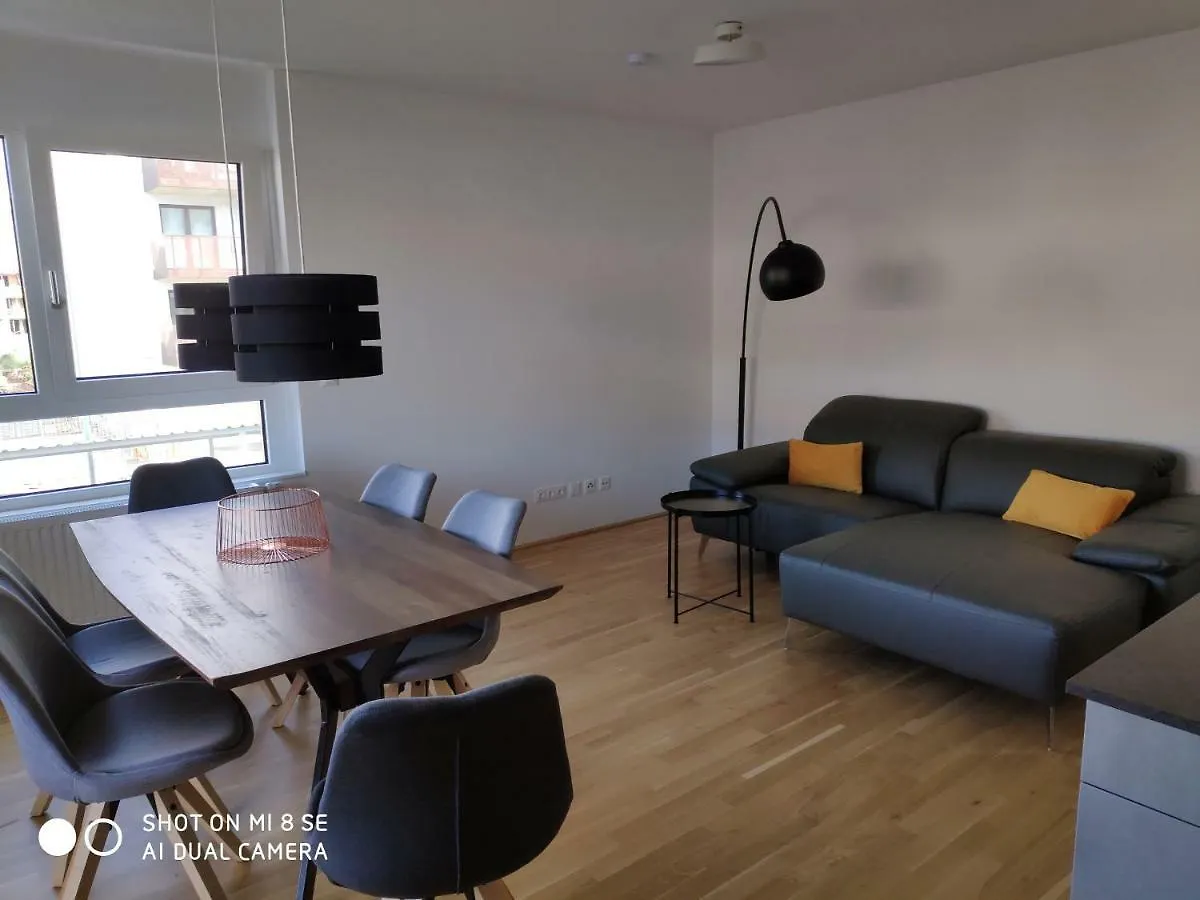 City Appartement Wien-Schwechat 0*, Schwechat