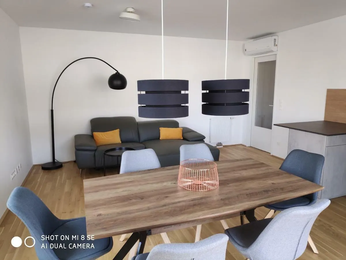 City Appartement Wien-Schwechat Avusturya