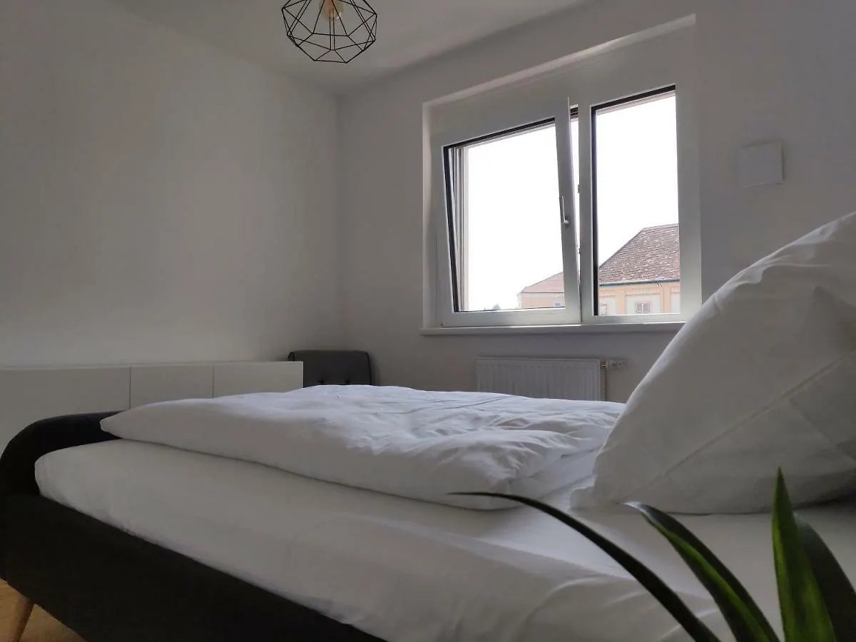 City Appartement Wien-Schwechat 0*, Schwechat Avusturya